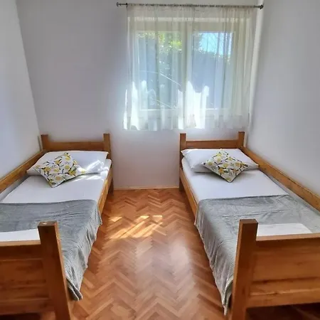 Appartement Tica *